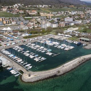 Vue sur le port d'Hauterive